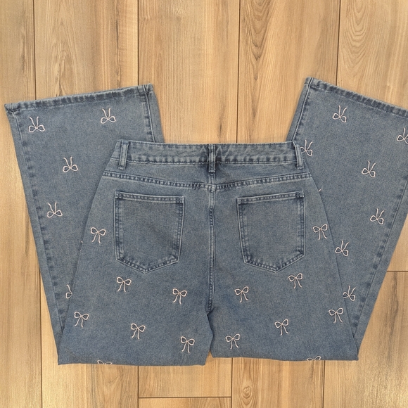 J for Justify Denim Straight Leg Jeans with Bow Embroidery - Picture 3 of 3